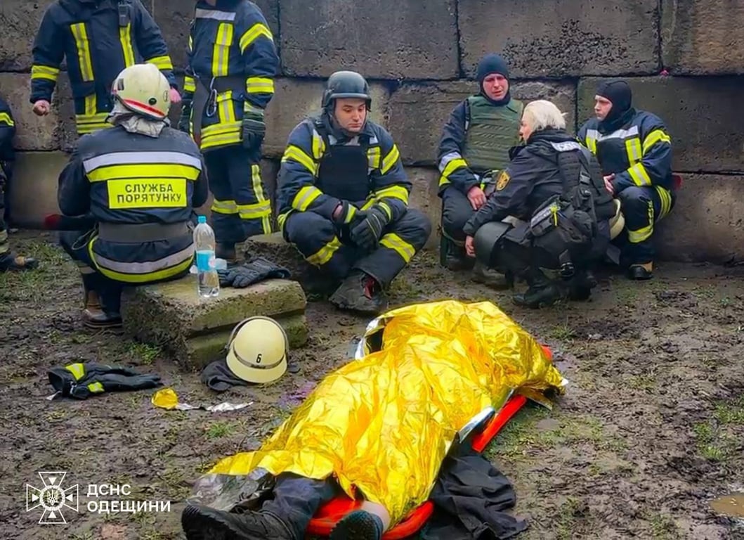 В Одесской области простились со спасателем, погибшим в результате российского удара - фото 7