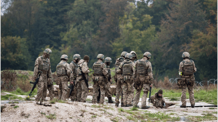 How many volunteers are fighting at the front — Bloomberg - 285x160