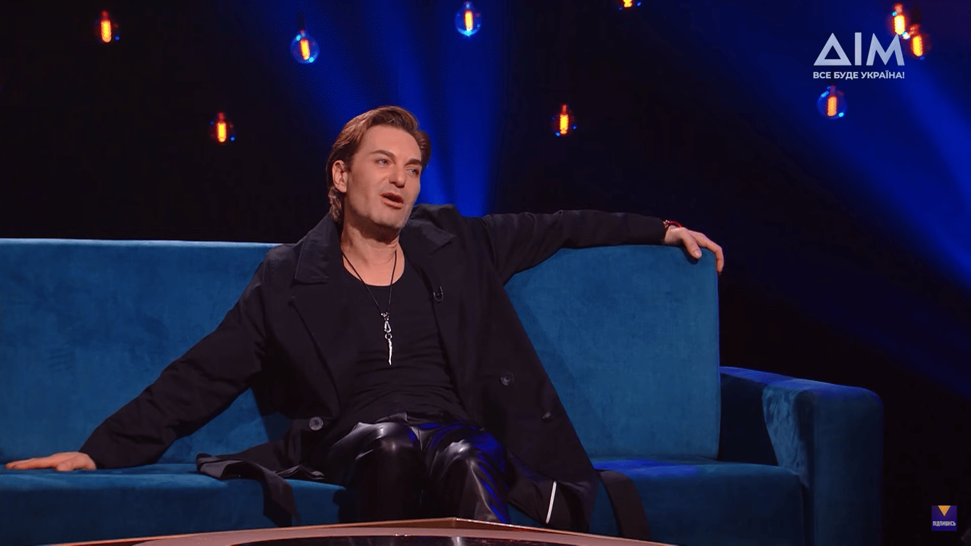 Співак EL Кравчук в програмі "Муз_Тренд". Фото: скриншот​​​​​​​