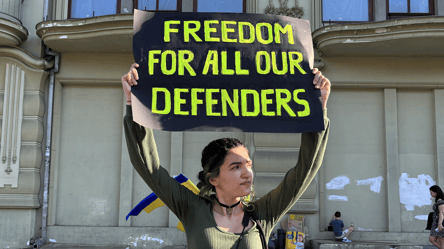 Одесситы собрались на акцию в поддержку пленных — фоторепортаж - 285x160