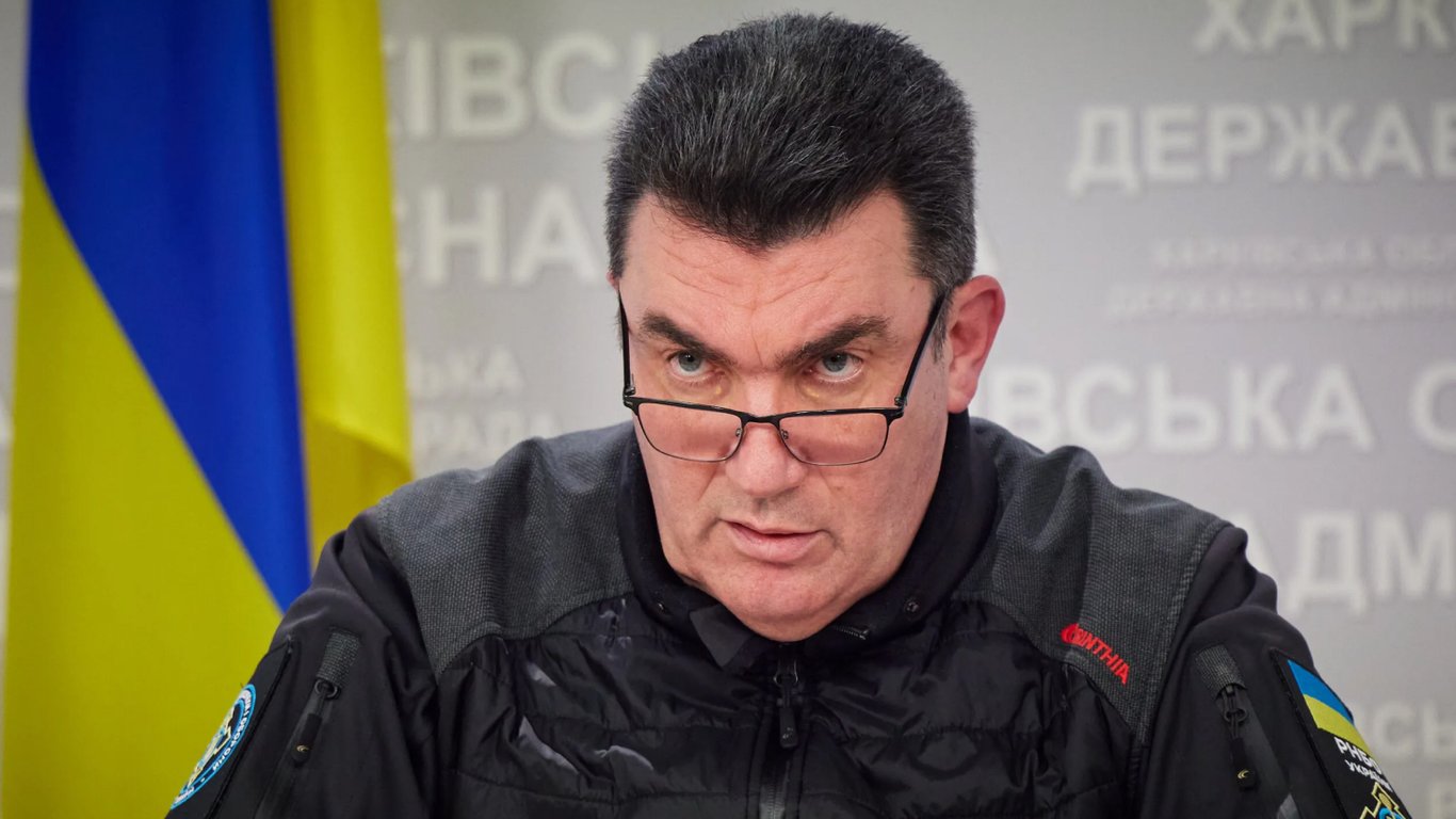 Данилов объяснил, кто в Украине может "заморозить" войну