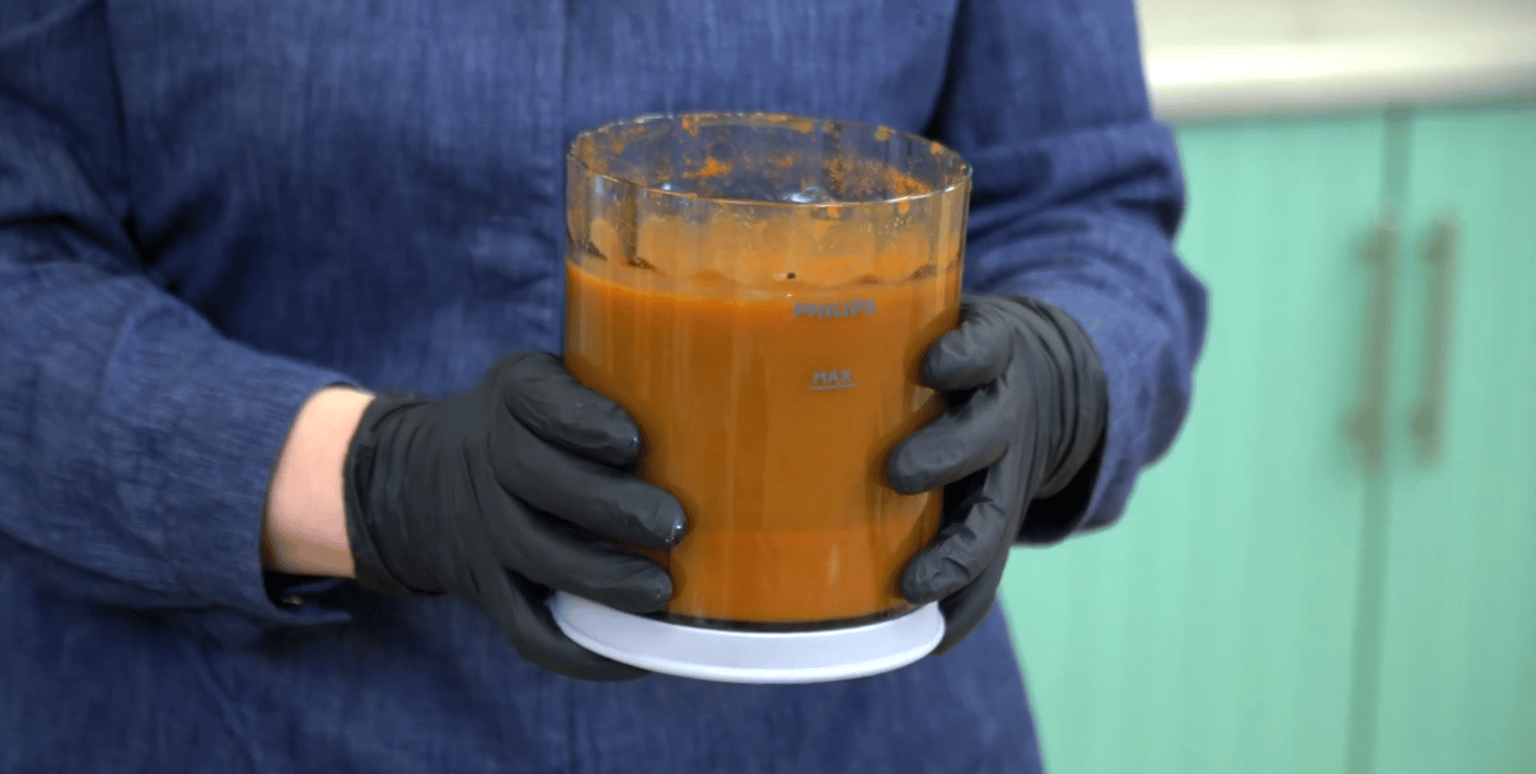 Як пофарбувати яйця морквяним соком 