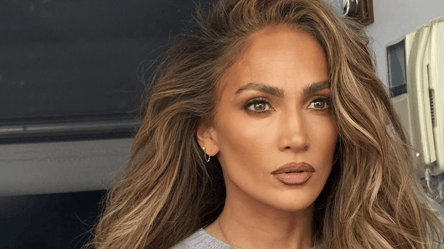 Soft and glowy — how to Get J.Lo’s signature fall makeup - 285x160