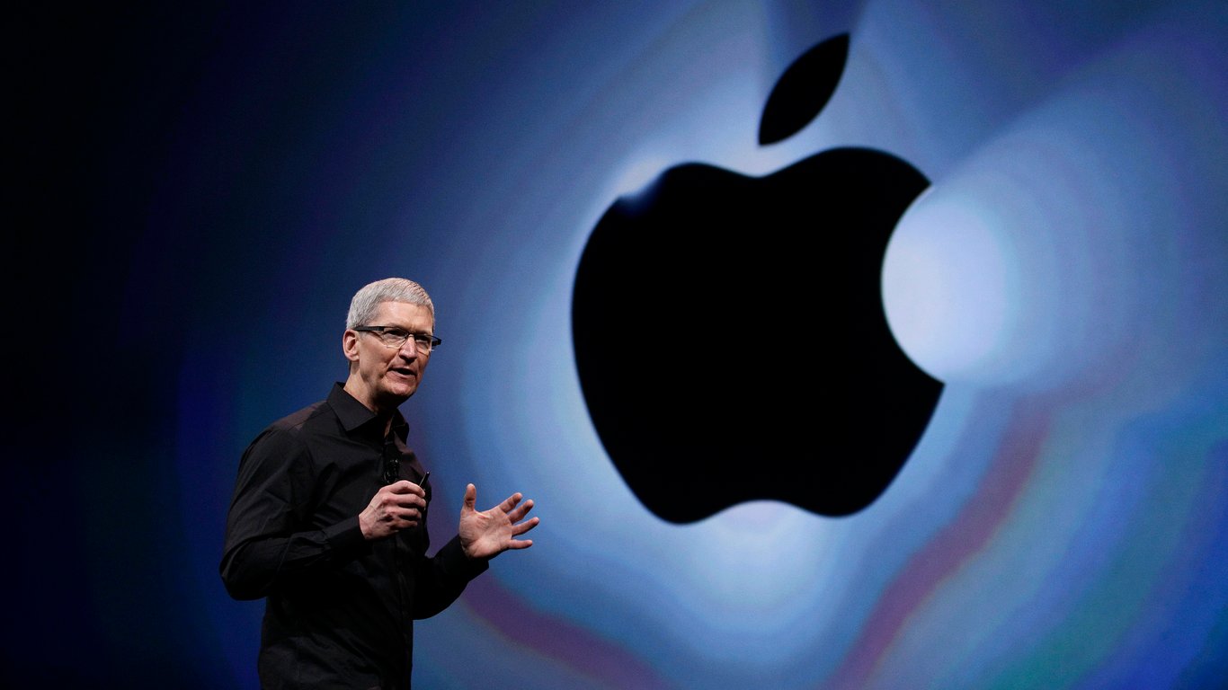 Уоррен Баффет резко сократил свою долю в Apple на фоне проблем у компании