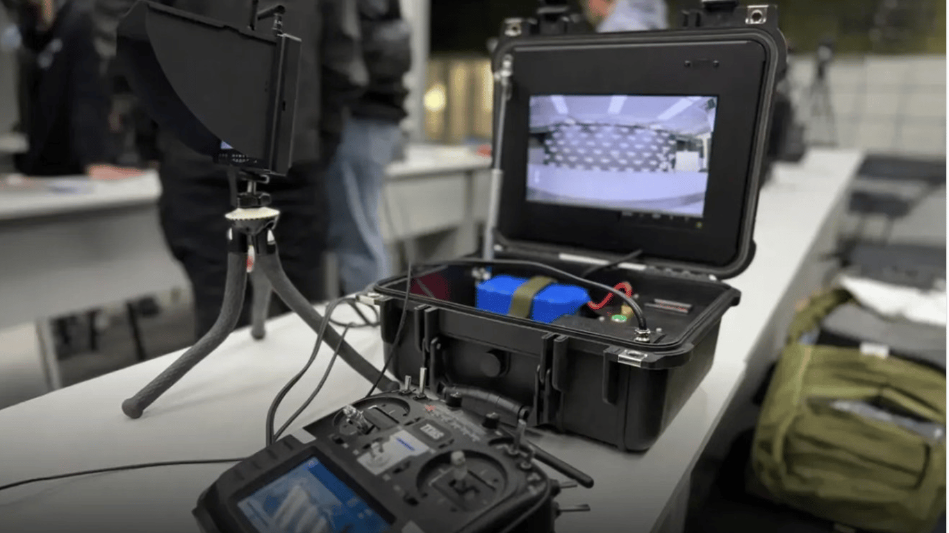 Минобороны внедряет универсальную станцию для оптоволоконных дронов в ВСУ