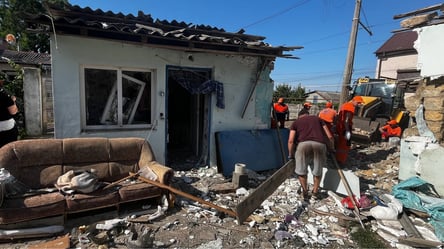 Одеса після обстрілу: зруйновано будинки та знищено гаражі (фото) - 285x160