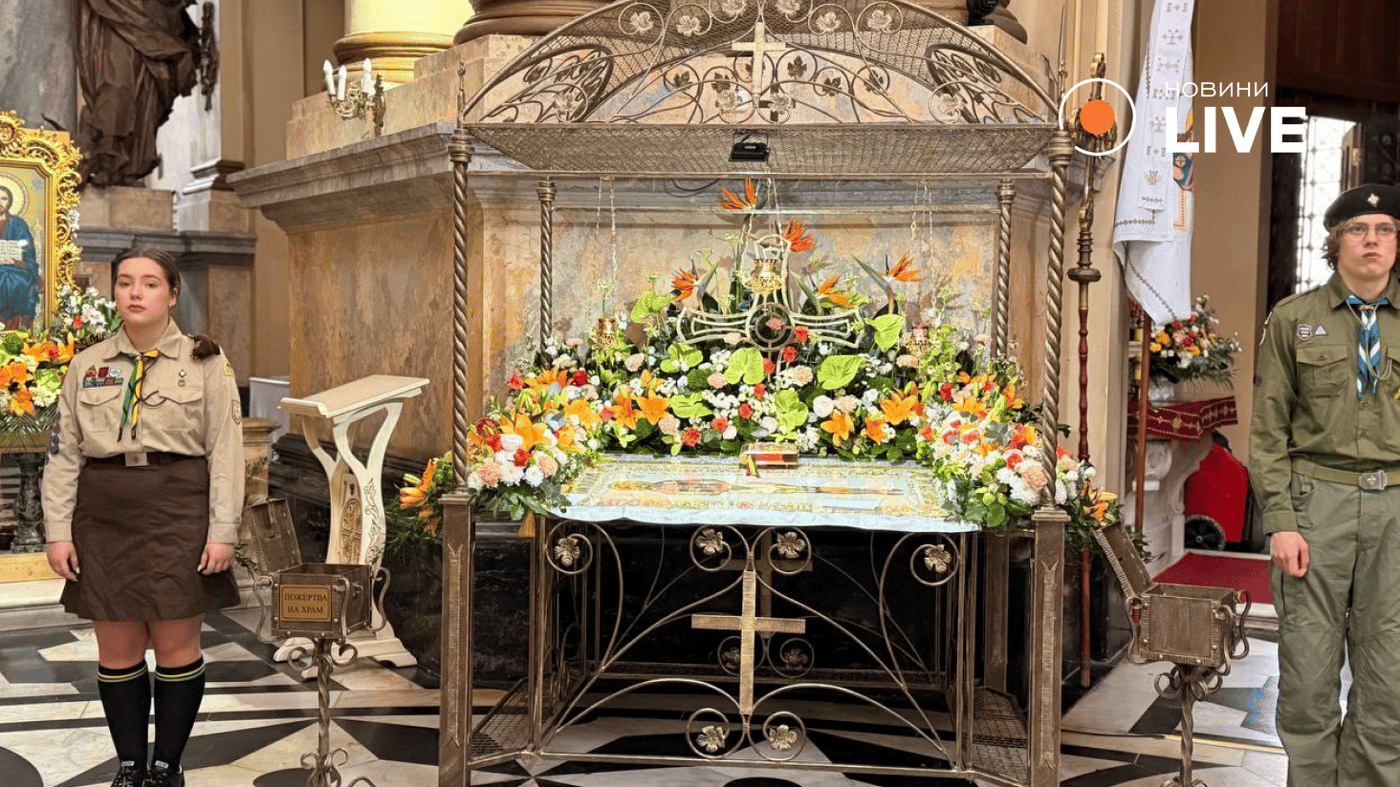 Львів плащаниця