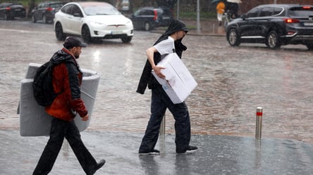 В КГВА предупредили о стихийной непогоде — столицу зальют дожди и скует гололедица - 290x166