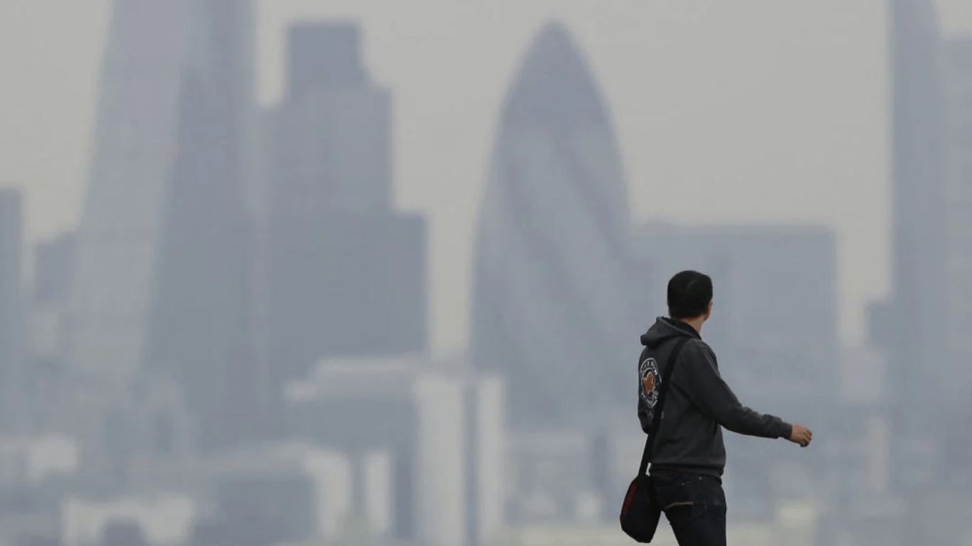 Перевищує норму у 4 рази: стало відомо, де у Європі найбрудніше повітря