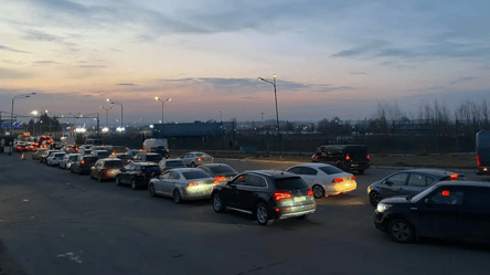 Виїзд за кордон України — на якому КПП доведеться зачекати - 285x160