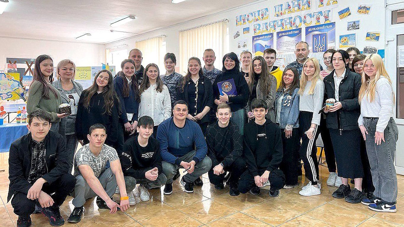 На Одещині морські прикордонники привітали дітей з Великоднем
