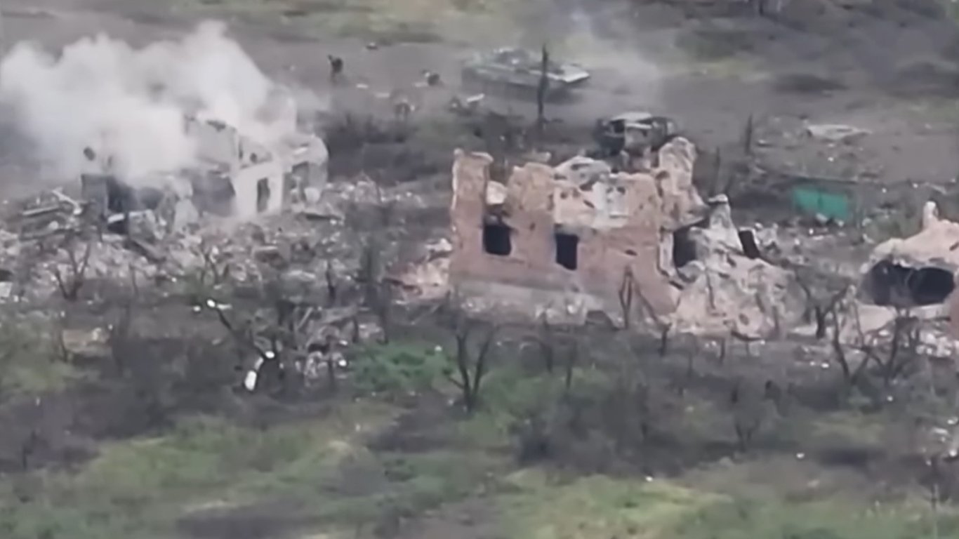 "Лють" у дії: військові показали запальне відео з передової