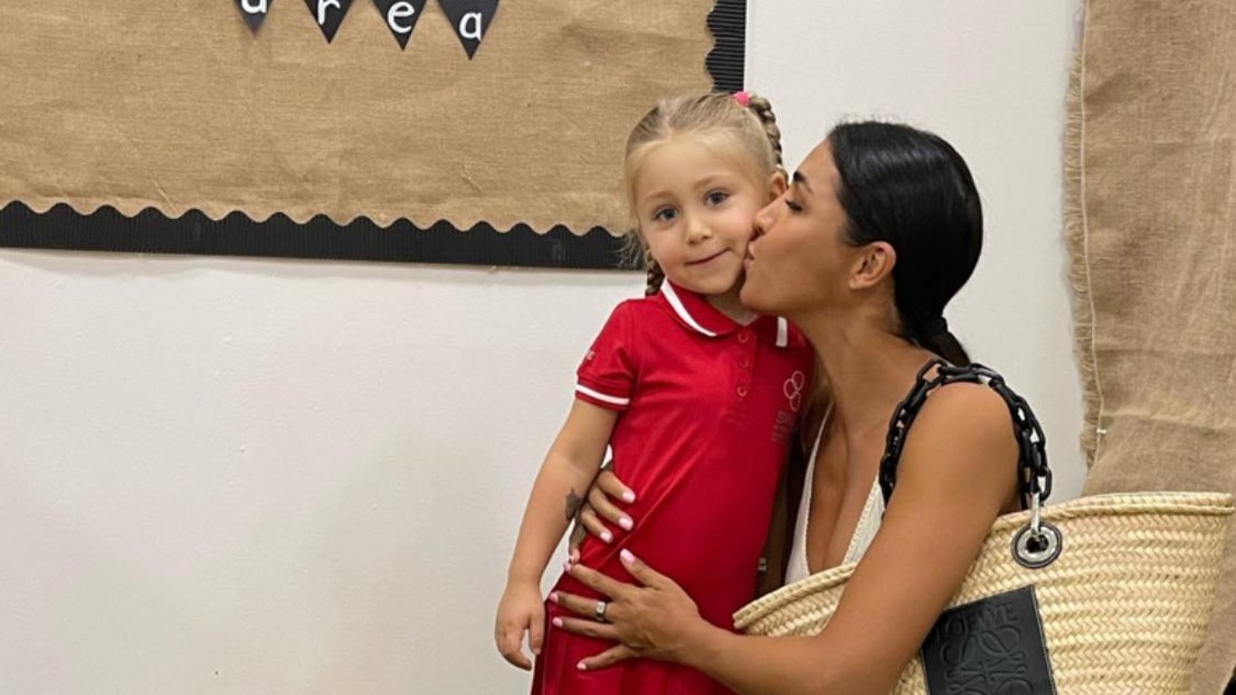 Одна з кращих у світі: Санта Дімопулос віддала 4-річну дочку до школи в Дубаї