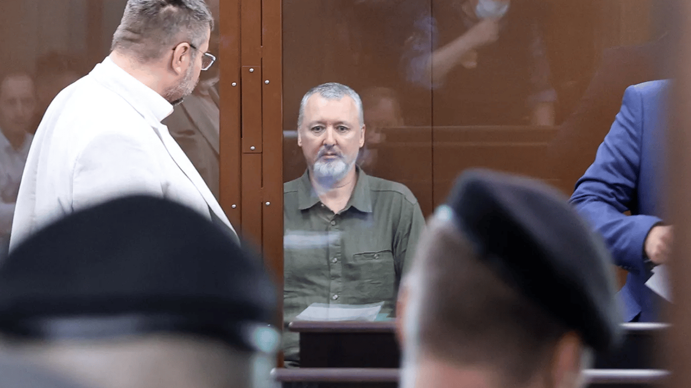 Террориста Гиркина еще на три месяца оставили в СИЗО, — СМИ