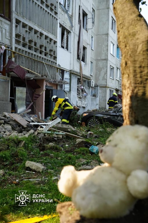 Автівки згоріли дотла: наслідки ворожої атаки на Луцьк