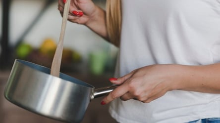 Ці 5 продуктів не можна готувати у каструлі з неіржавної сталі - 290x166