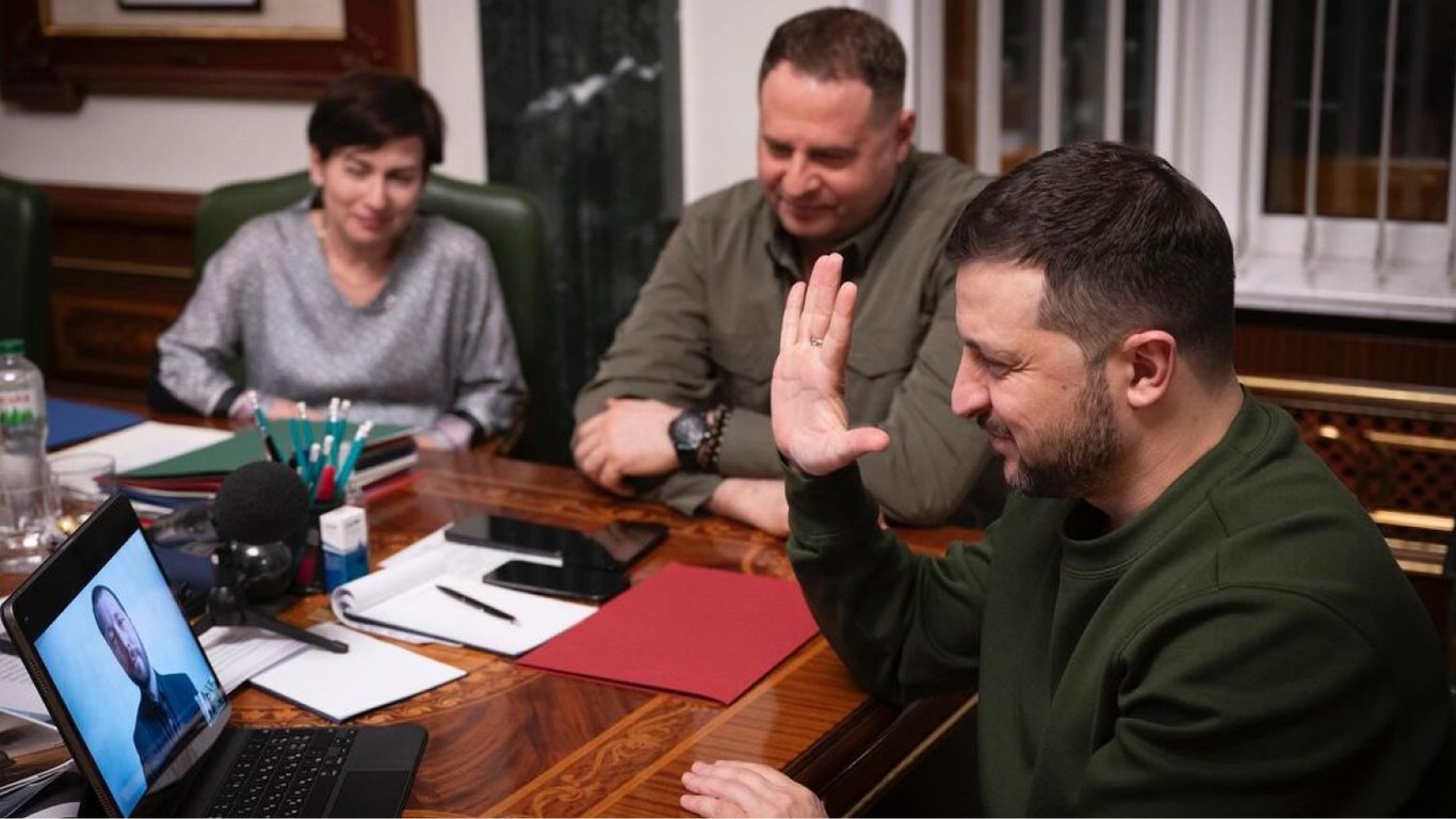 Зеленский пообщался с номинантом премии Оскар за фильм о Мариуполе