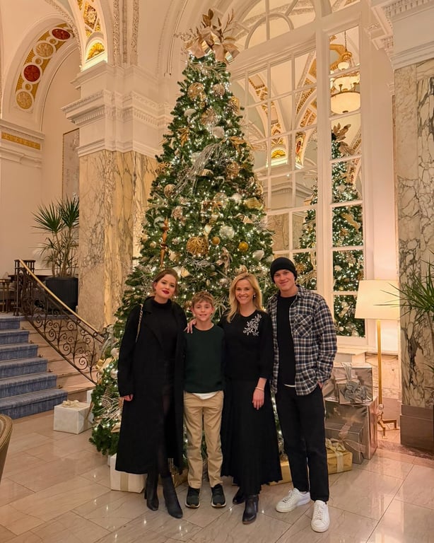 Різ Візерспун з дітьми