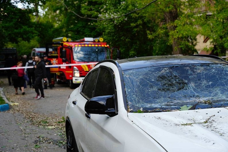 Наслідки ударів КАБами по центральній частині Харкова 5 травня. Фото: Суспільне Харків