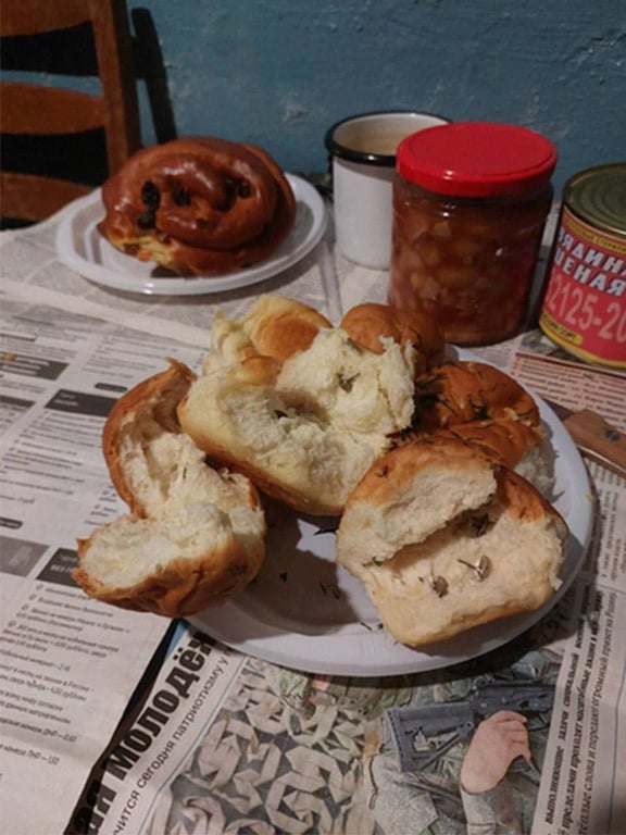 Пиріжки з канцелярськими кнопками, які дали окупантам