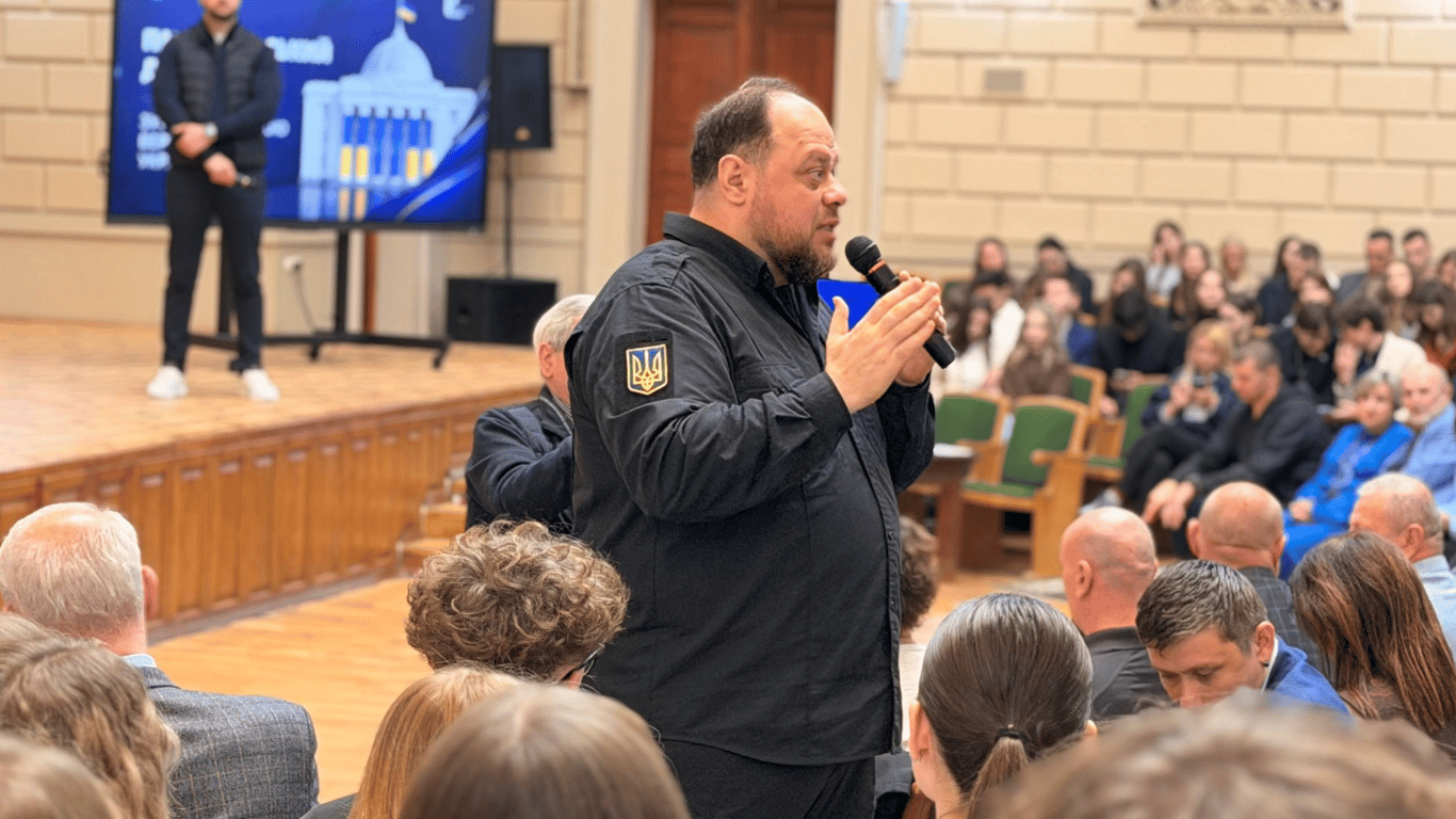 Стефанчук: Верховна Рада не планує переїзд із Києва через обстріли