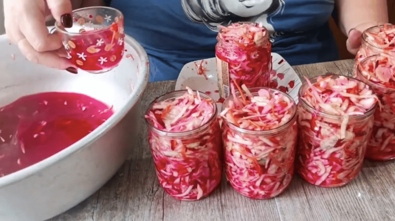 заготовка на зиму з капустою та буряками