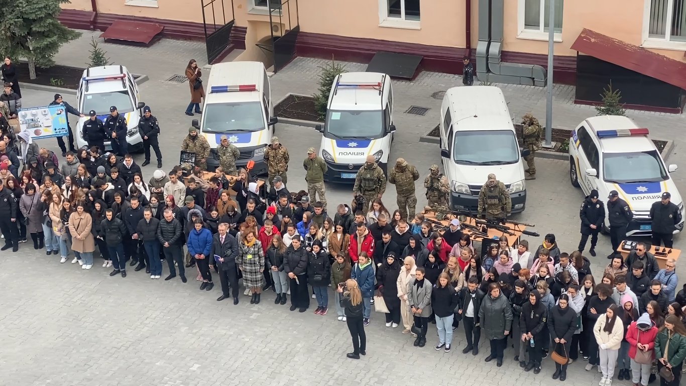 Як стати поліцейським: в Одеському університеті внутрішніх справ пройшов день відкритих дверей
