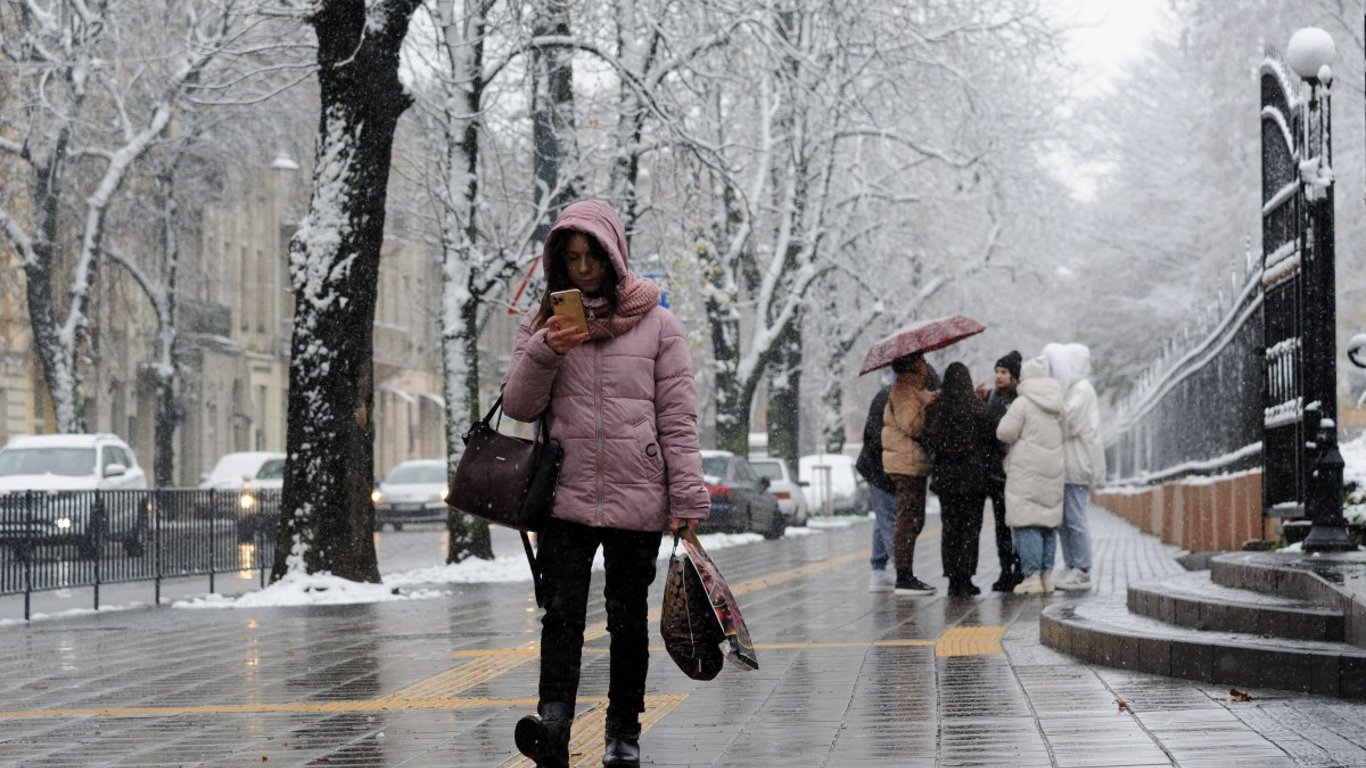 Сніг та сильний вітер — в Одесі на завтра оголосили штормове попередження