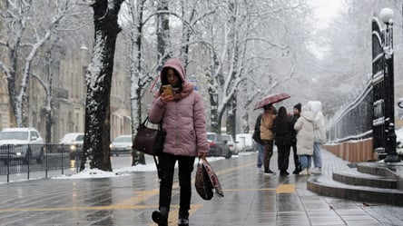 Снег и сильный ветер — в Одессе на завтра объявили штормовое предупреждение - 285x160