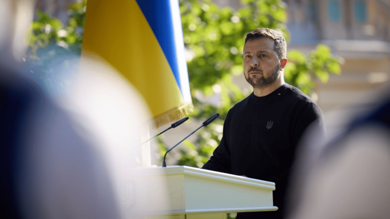 "Защитим наших людей": Зеленский поздравил украинские города с их днем