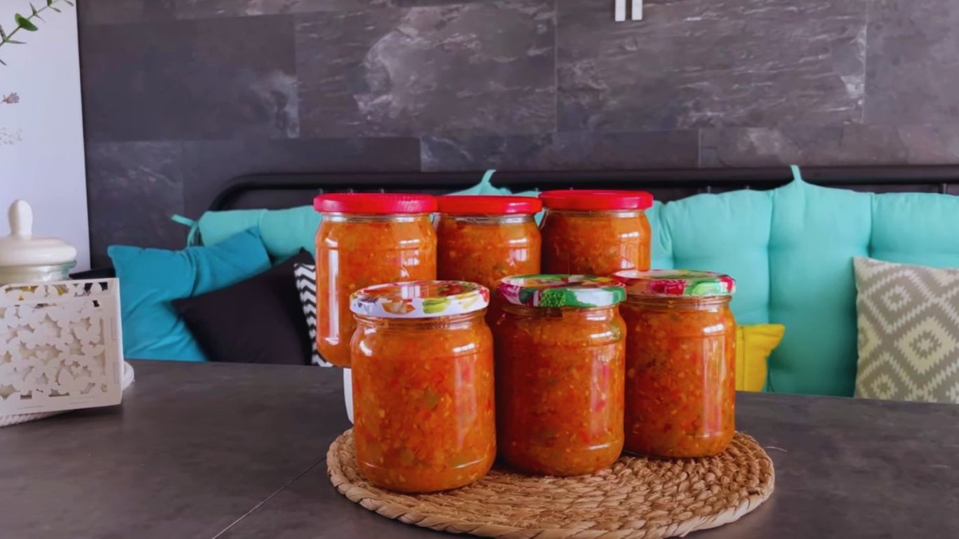 Смачний та натуральний соус на зиму — відео рецепт