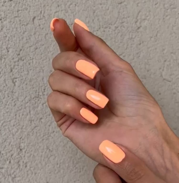 Персиковий відтінок повертається в моду