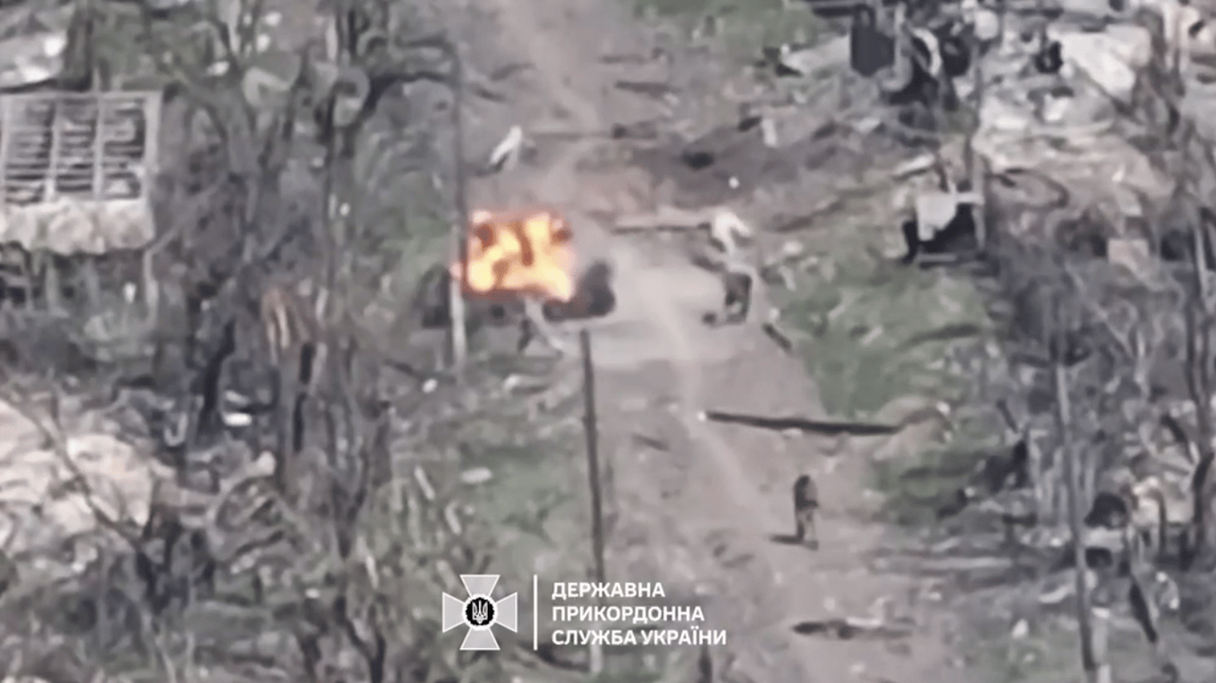 Прикордонники вдарили по групі піхоти росіян на Донеччині — вибухові кадри