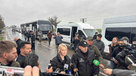 Лубинец: в Олешках помогают выехать даже тем, кто не записывался - 304x171