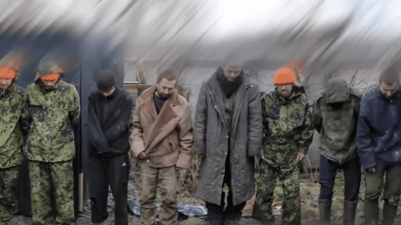 Paratroopers captured 21 Russians in Kursk — interrogation video - 250x140