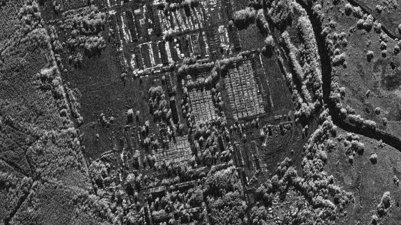 На военной базе в Беларуси зафиксировали наращивание техники: спутниковые снимки