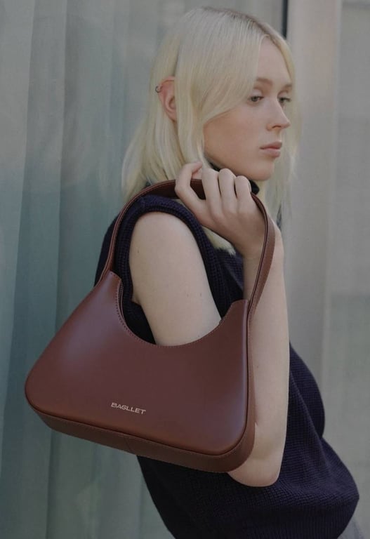 Сумка геометричної форми додасть шарму образу