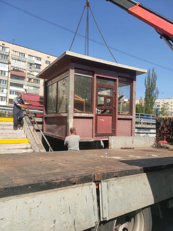 В Києві демонтують МАФи