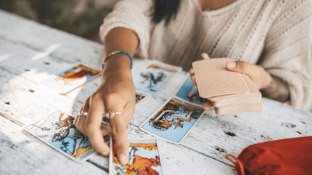 Цим знакам Зодіаку вихідні несуть шалену удачу за Таро - 285x160