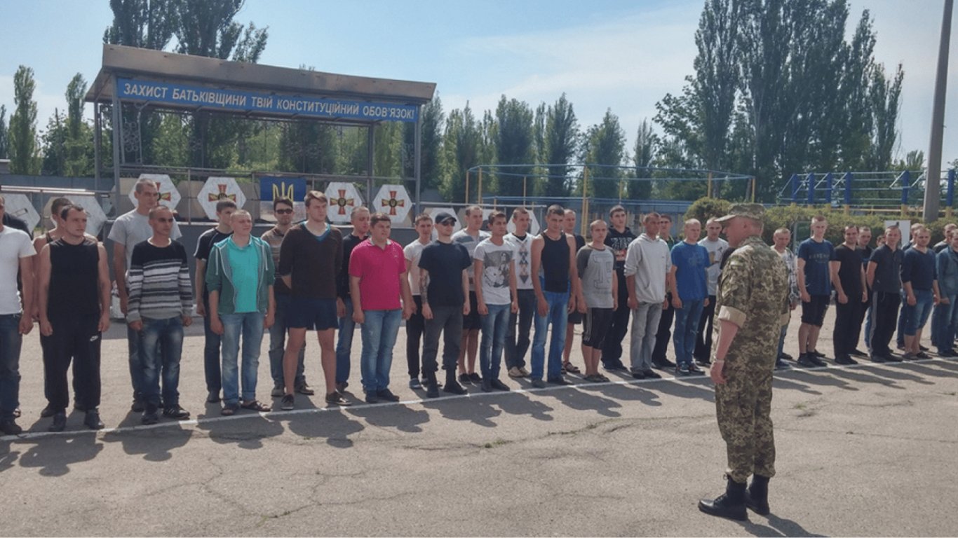 Мобілізація в Україні — кого з чоловіків не відправлятимуть на передову