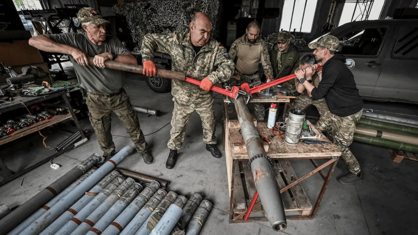 Українець очолює підрозділ з військовими старше 60 років, які воюють з РФ власним коштом