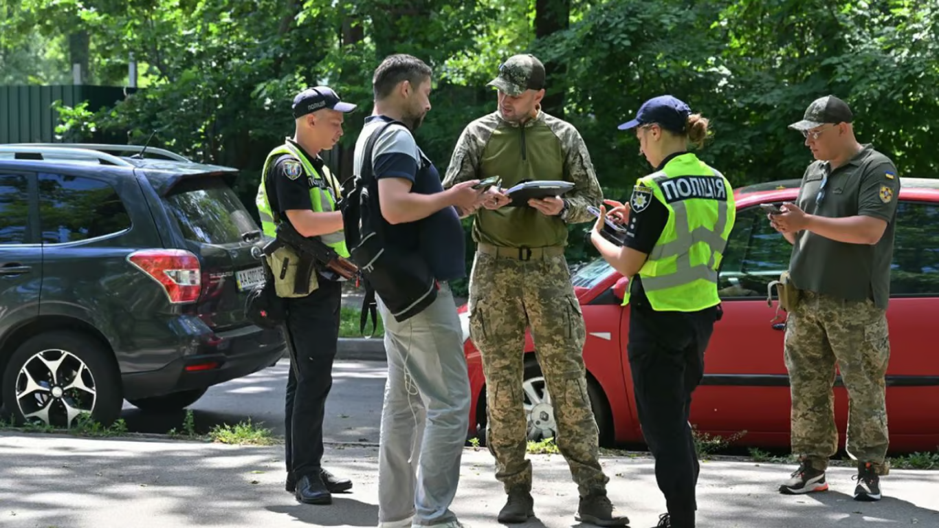 Мобілізація в Україні — що не мають права робити представники ТЦК