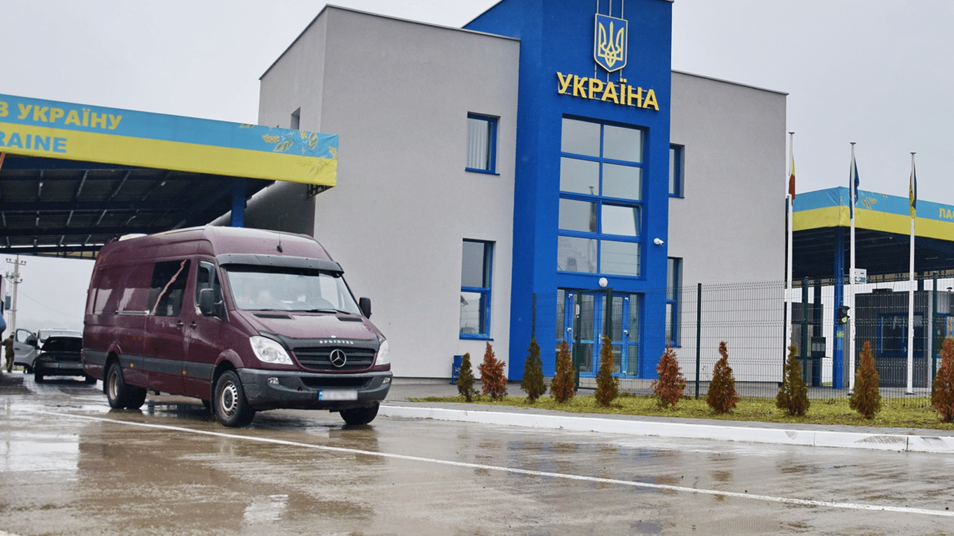 На выезд в три страны очереди: ситуация на границе сегодня