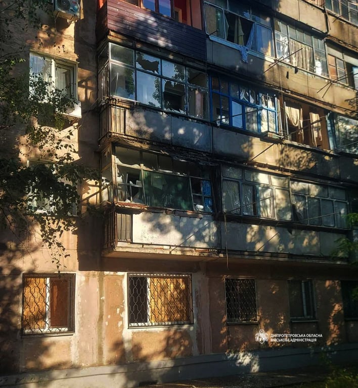 Пошкоджений будинок внаслідок атаки Росії на Дніпропетровську область 5 липня