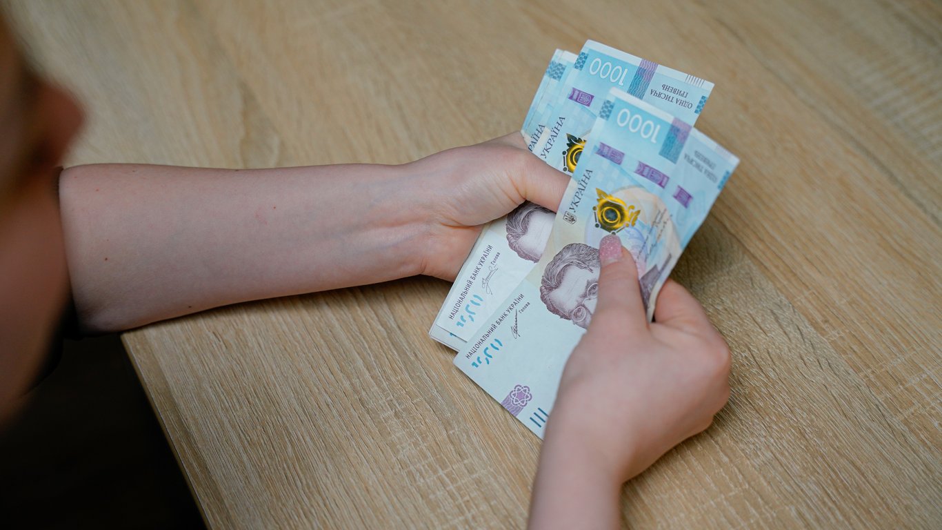 Украинцам объяснили, как взыскать алименты, если один из родителей за границей