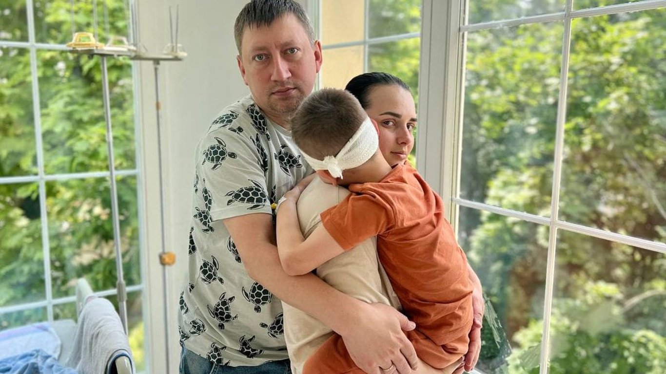 У Львові хірурги прооперували 7-річного хлопчика із Запоріжжя, який мав вроджену ваду ока