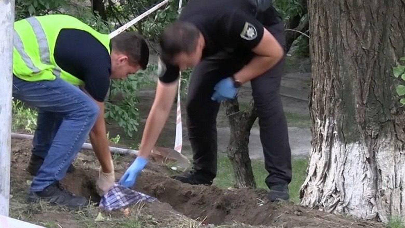 В Киеве задержали женщину, которая задушила и закопала свою знакомую