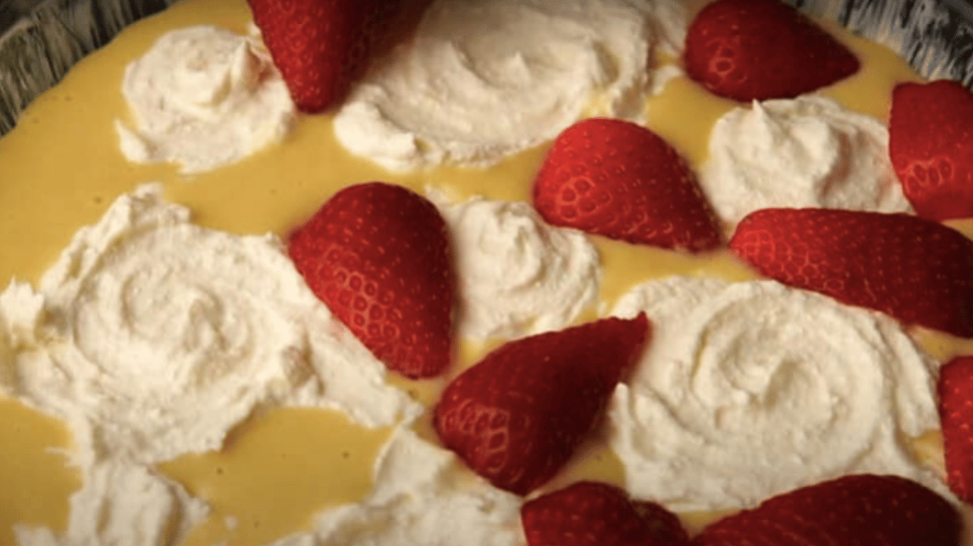 a fragrant recipe for a delicious dessert with strawberries