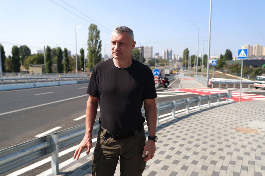 Виталий Кличко на открытой транспортной развязке на Оболони. Фото: Виталий Кличко/Telegram