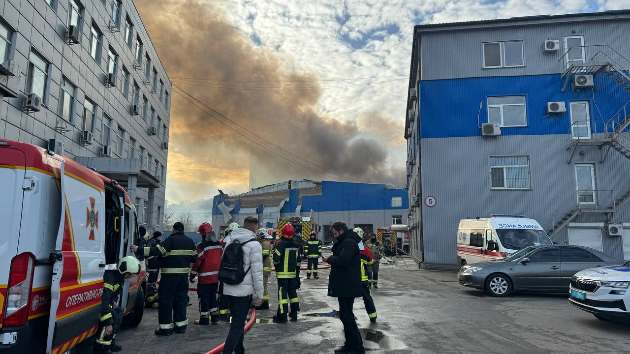 пожар на складе в Киеве
